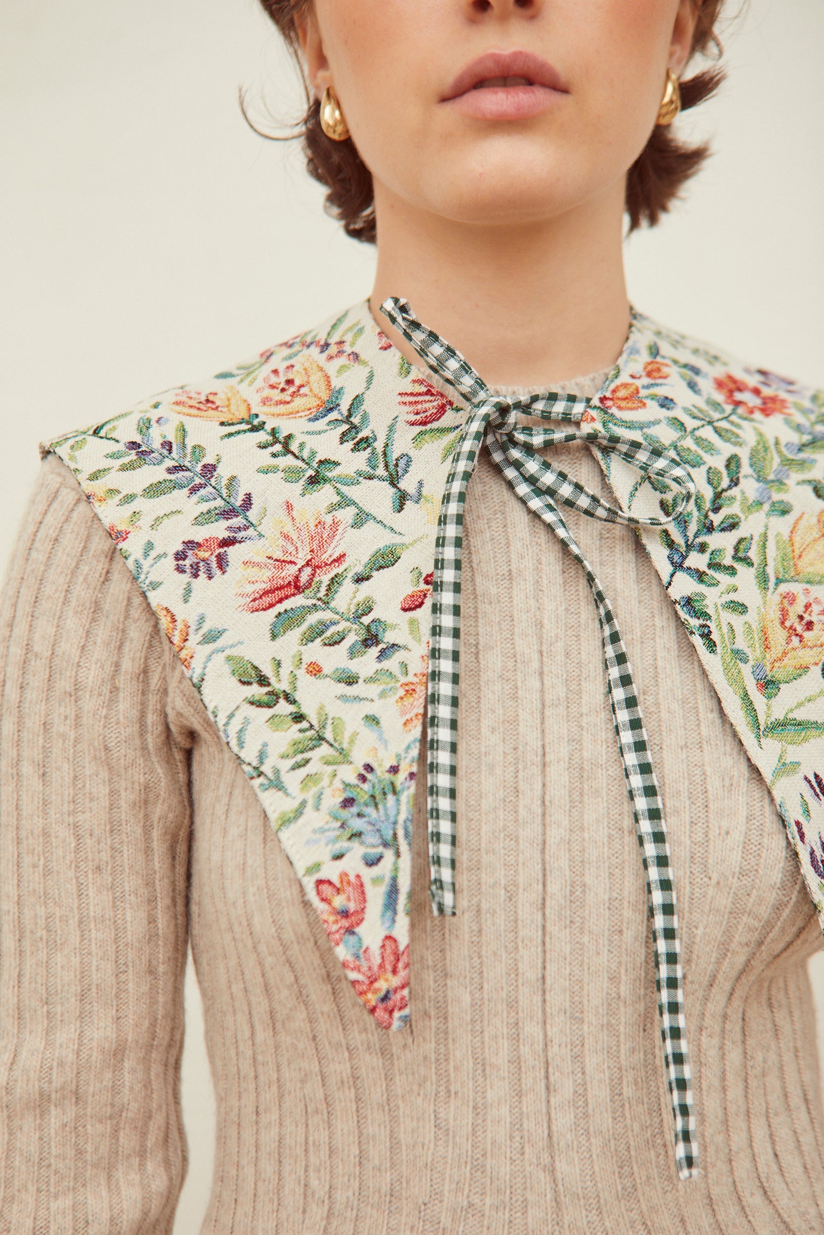 Cuello tejido jacquard flores azaleas