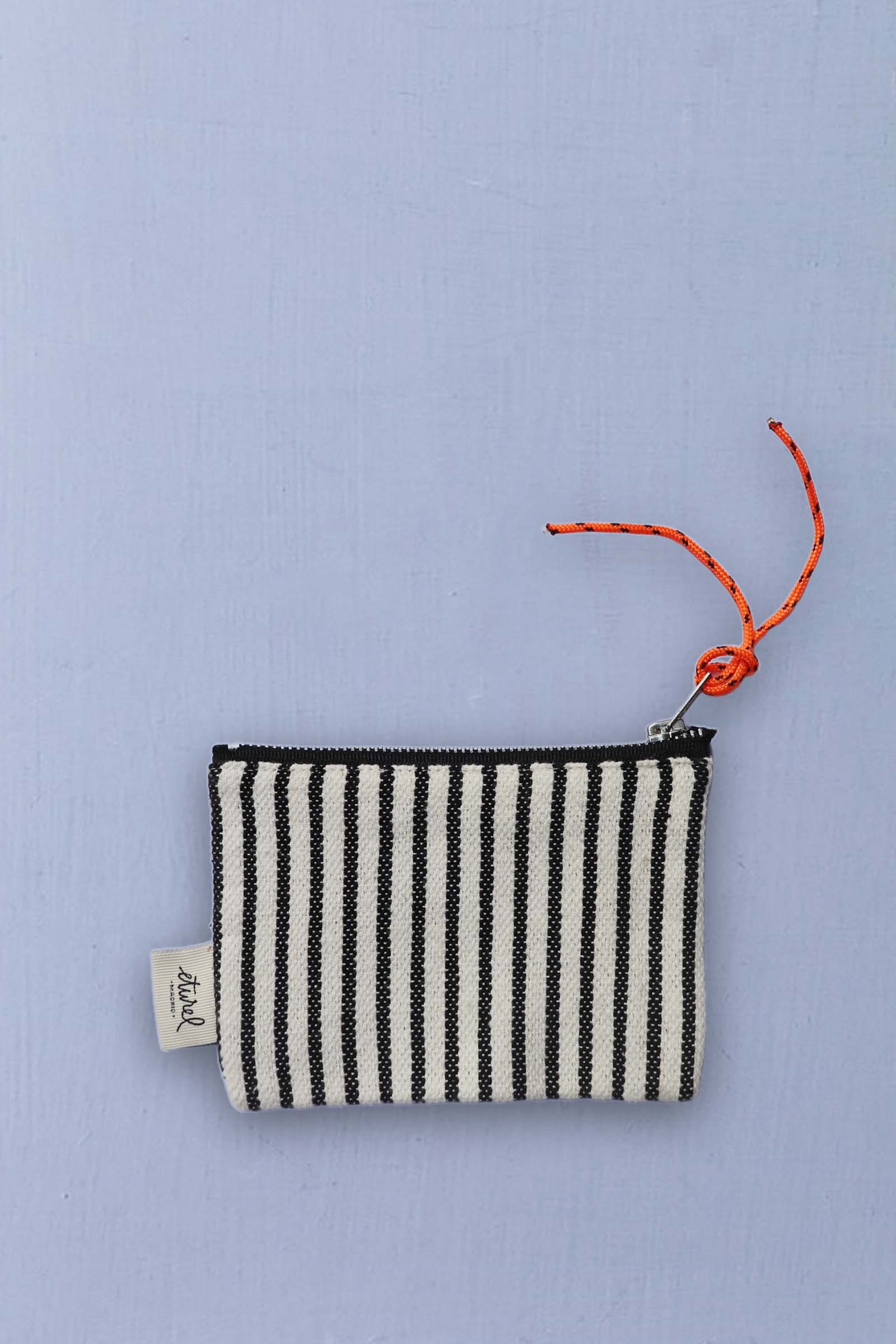 Monedero loneta estribera blanco y negro