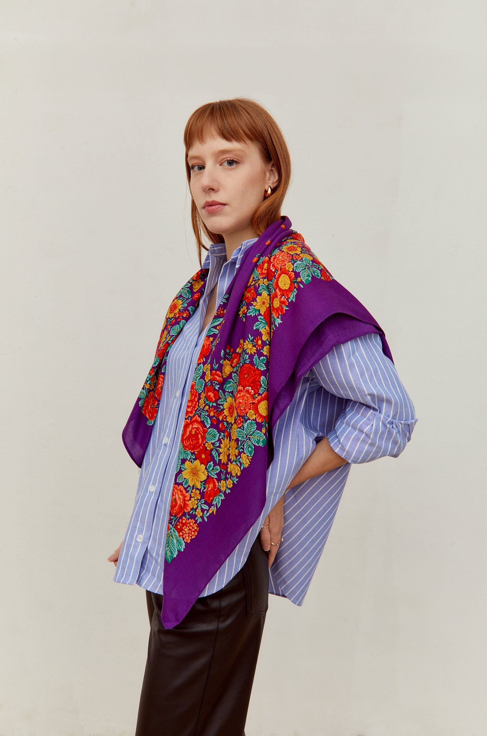 Pañuelo portugués flores morado