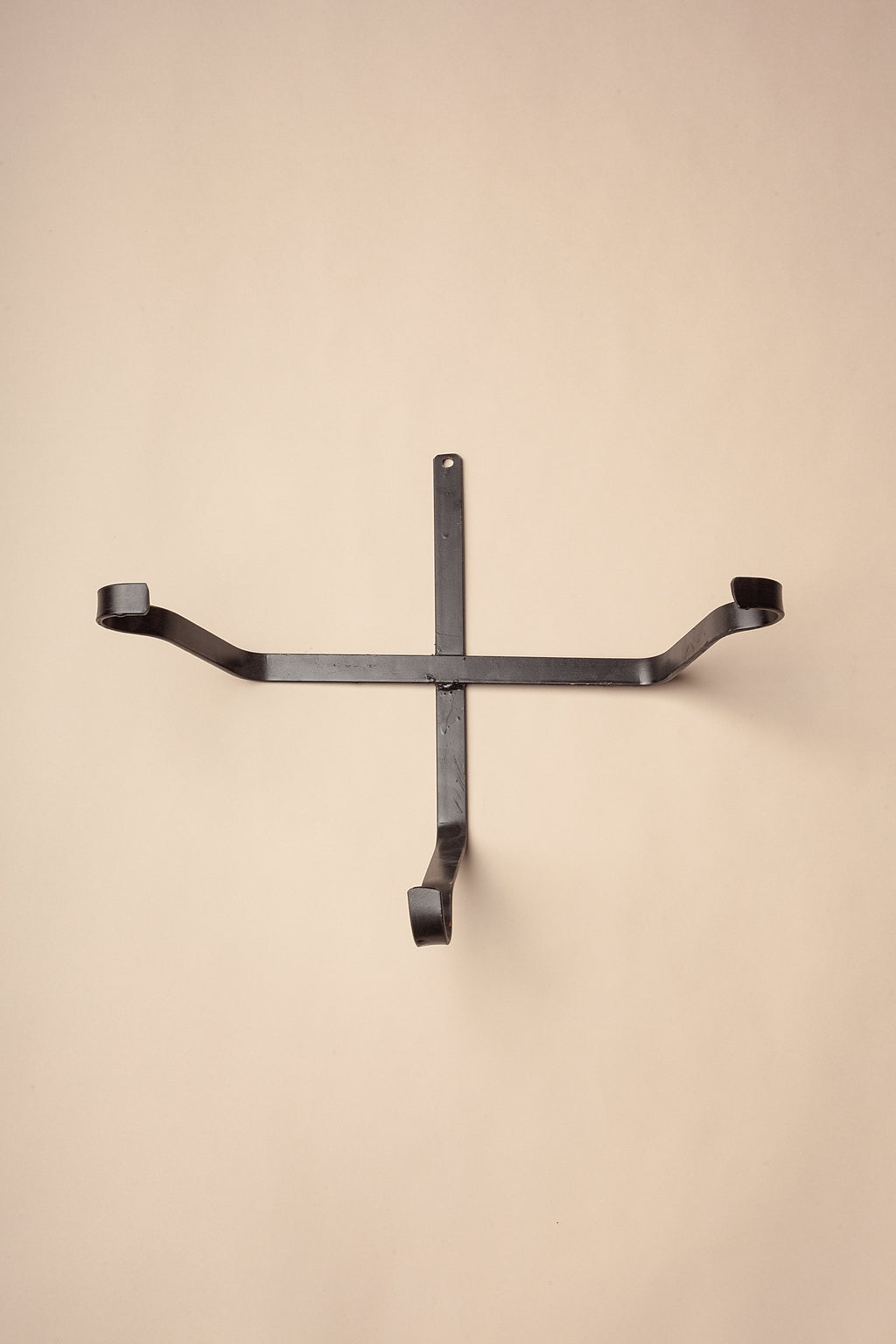 Soporte para pared de hierro para lebrillos