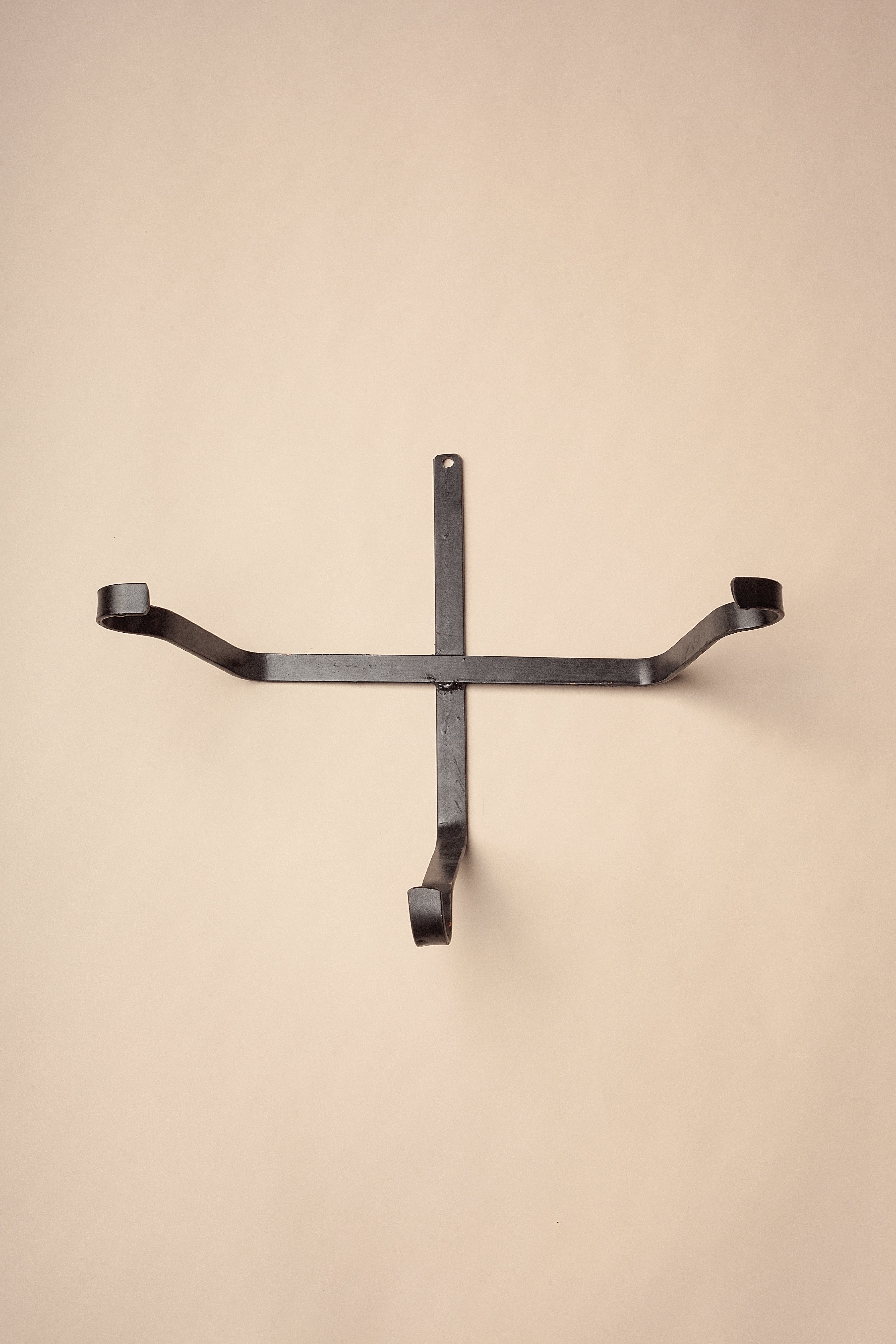 Soporte para pared de hierro para lebrillos